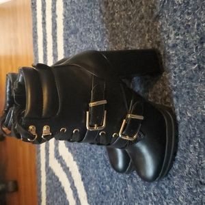 Womens size 8 boots